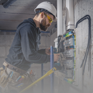 FORMAÇÃO - NR 10 - CURSO BÁSICO - SEGURANÇA E SAÚDE EM TRABALHOS COM ELETRICIDADE